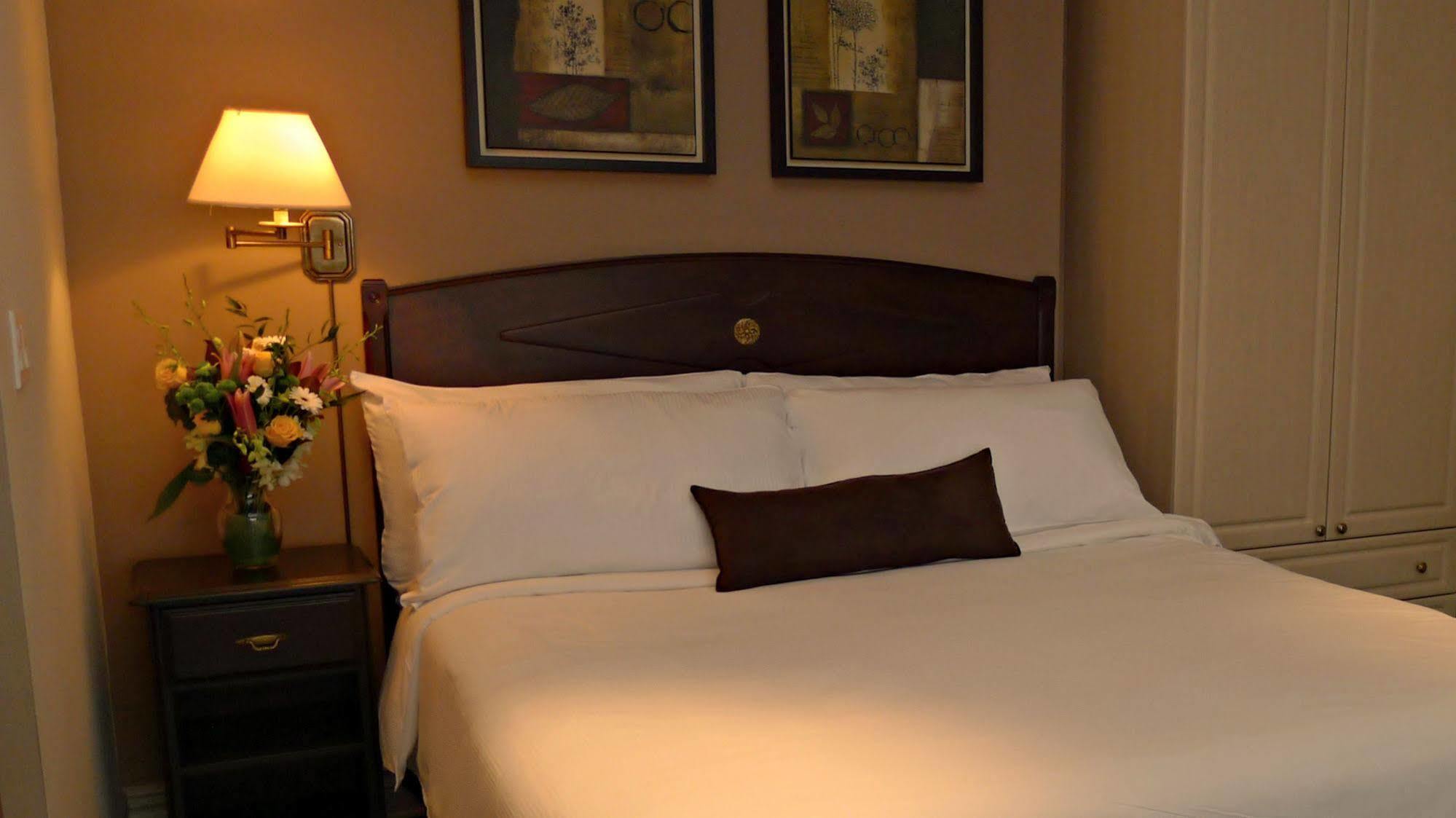 Grand Hotel & Suites Toronto Dış mekan fotoğraf